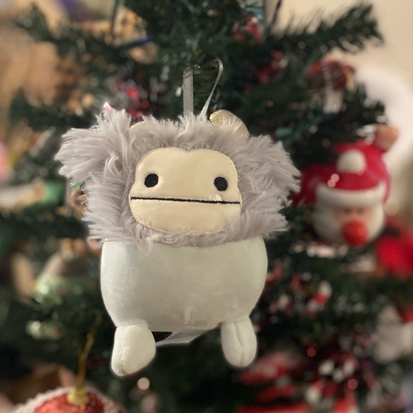 Squishmallows 4” Christmas Ornament Evita Bigfoot - Picture 3 of 3